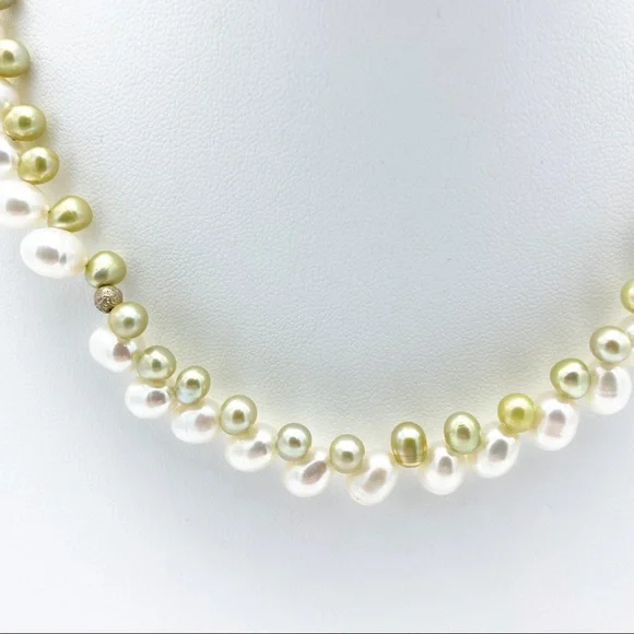 Vintage Light Green Pearls & White Pearls Sterling Silver Clasp Collar Necklace - Picture 9 of 13